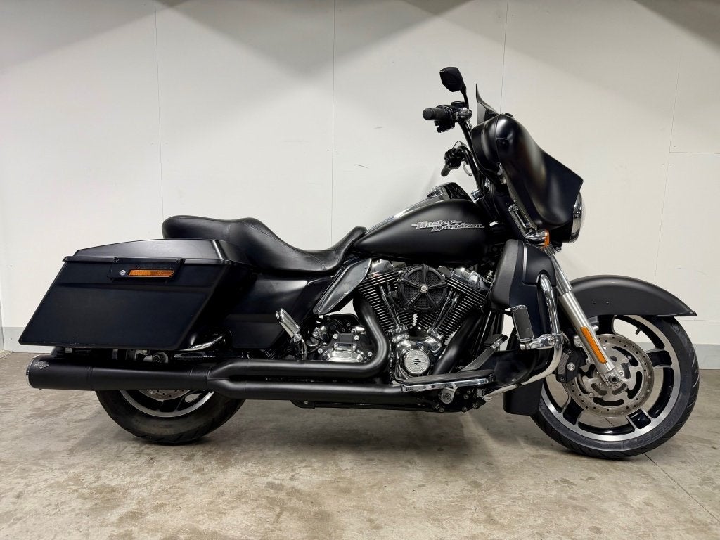 Harley-Davidson TOURING FLHX STREET GLIDE (bj 2012), Via Galileo Galilei 1
30033   Noale, IT, 1690 cc, Aprilia, Meer dan 35 kW