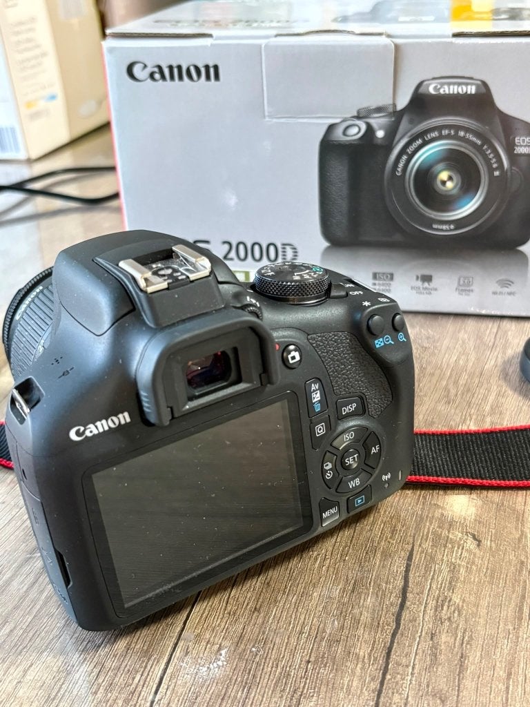 Canon EOS 2000D, Audio, Tv en Foto, Fotocamera's Digitaal, Ophalen, Canon, Overige typen, Zo goed als nieuw