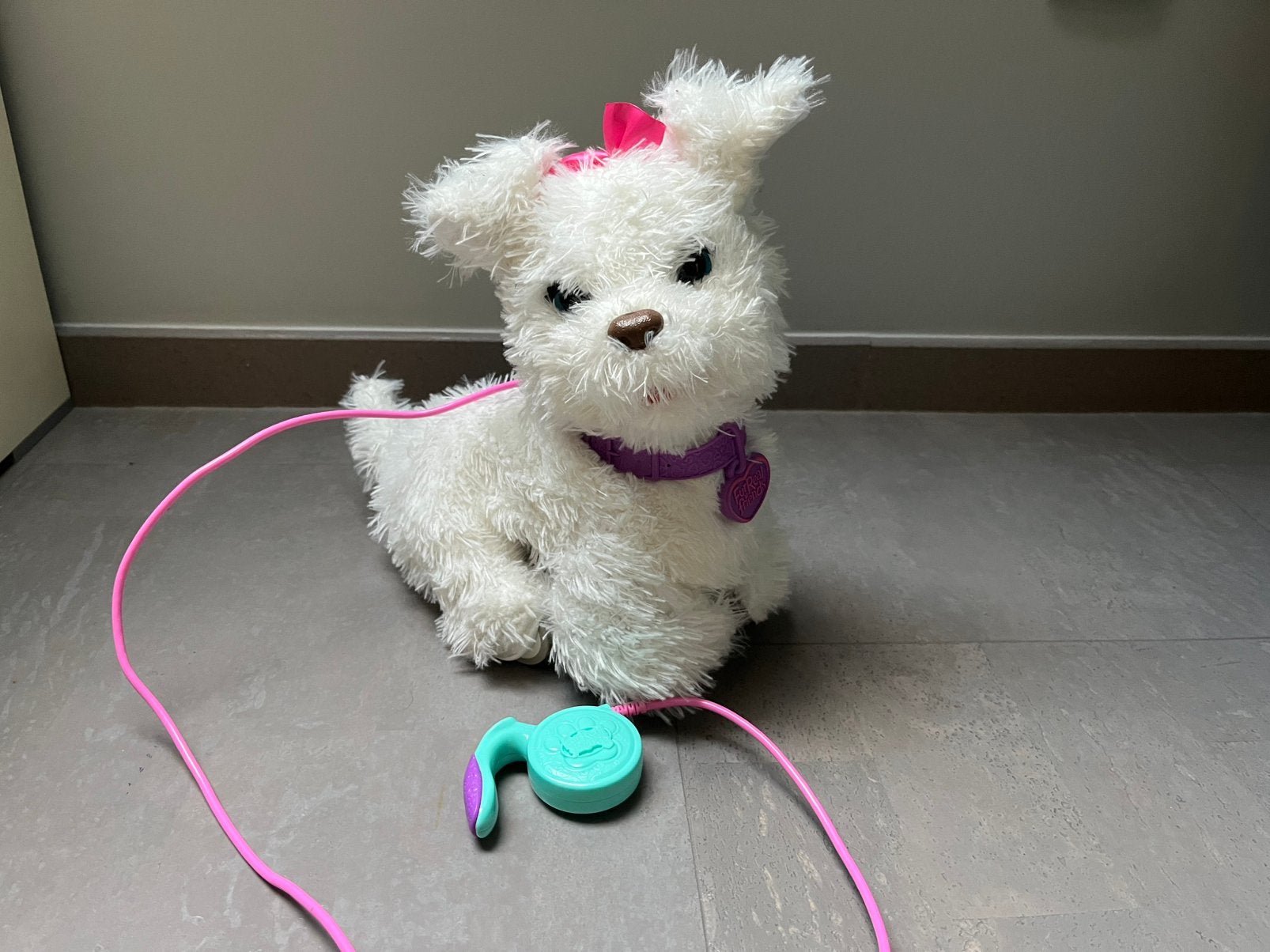 Furreal hondje stapt zelf aan leiband, Ophalen, Zo goed als nieuw