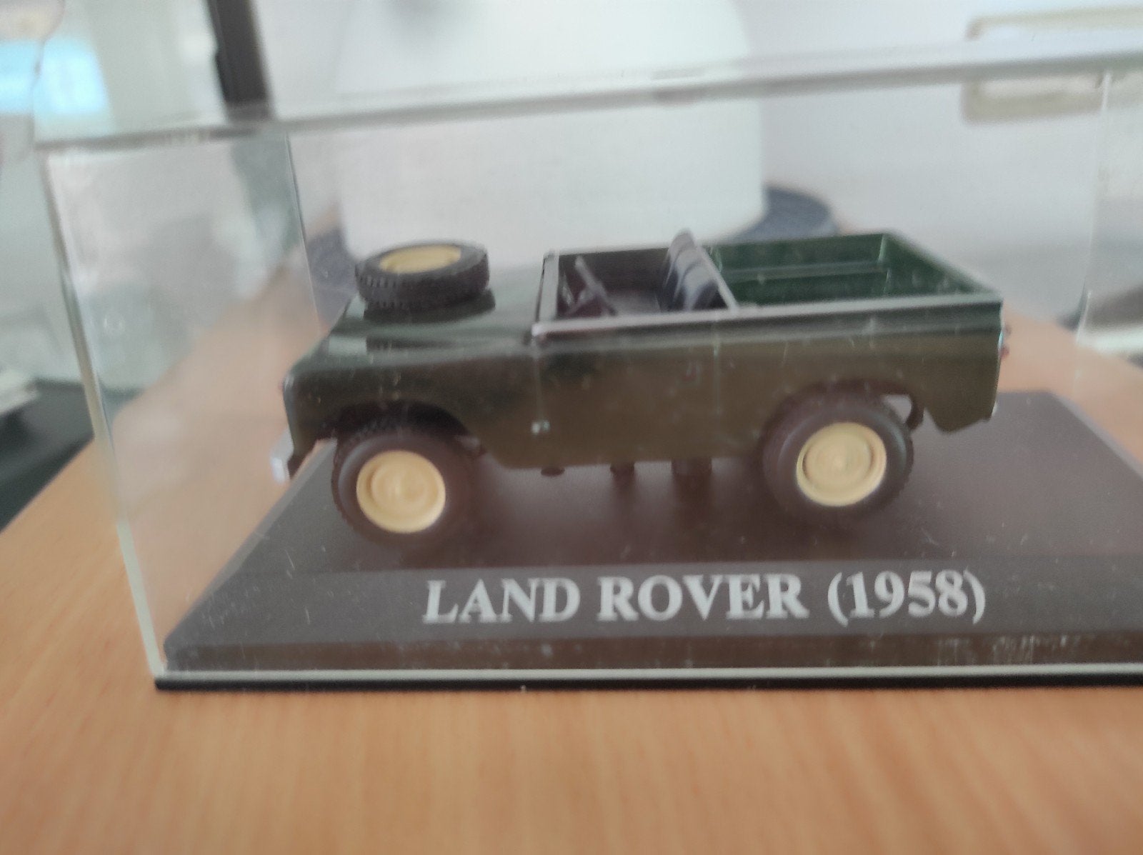 Land Rover 1958 1:43 in vitrinedoosje, Ophalen of Verzenden