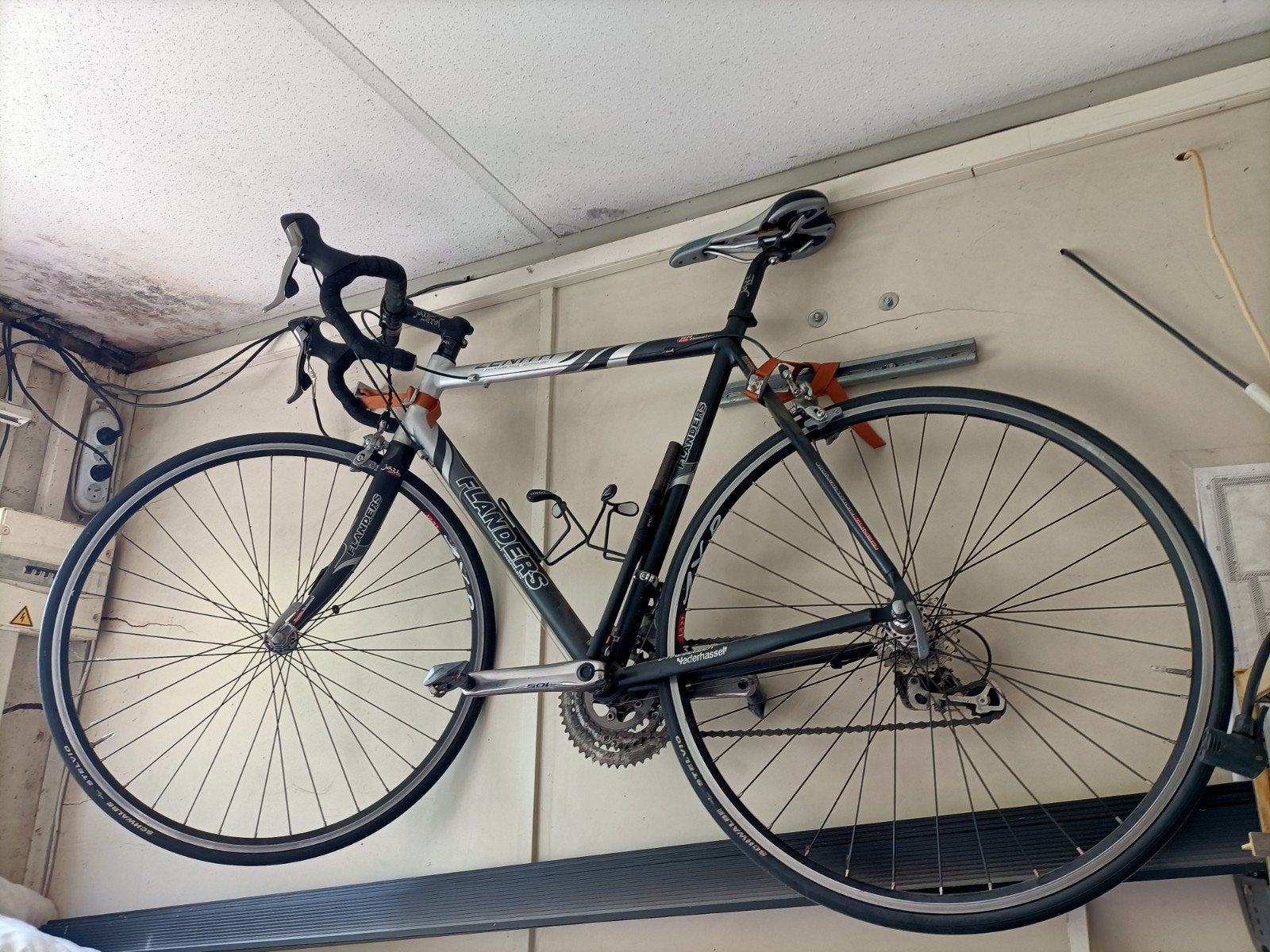 Flanders koersfiets 60cm als nieuw Shimano Ultegra
Nog geen, Fietsen en Brommers, Ophalen, Nieuw, Heren, Overige merken
