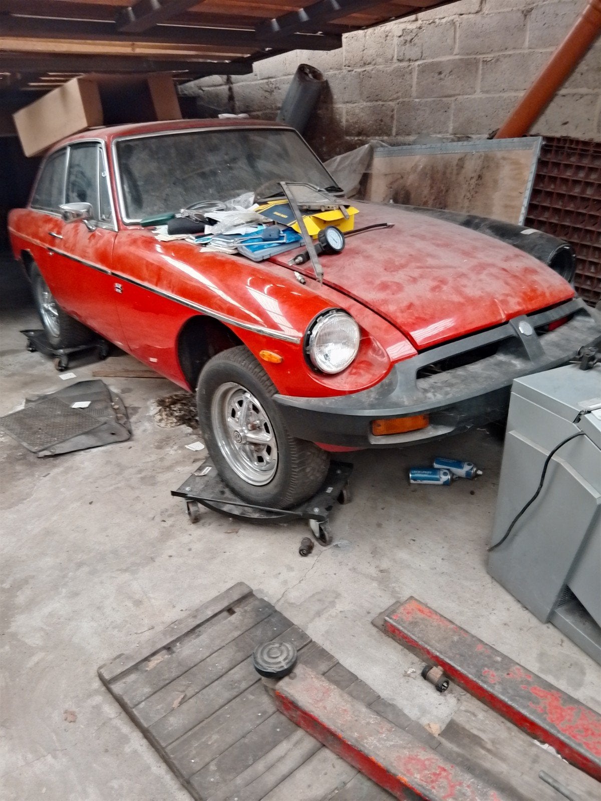 MGB GT 1975.voor onderdelen of opmaak, Auto-onderdelen, Carrosserie, Ophalen, Gebruikt, Voor, Spatbord