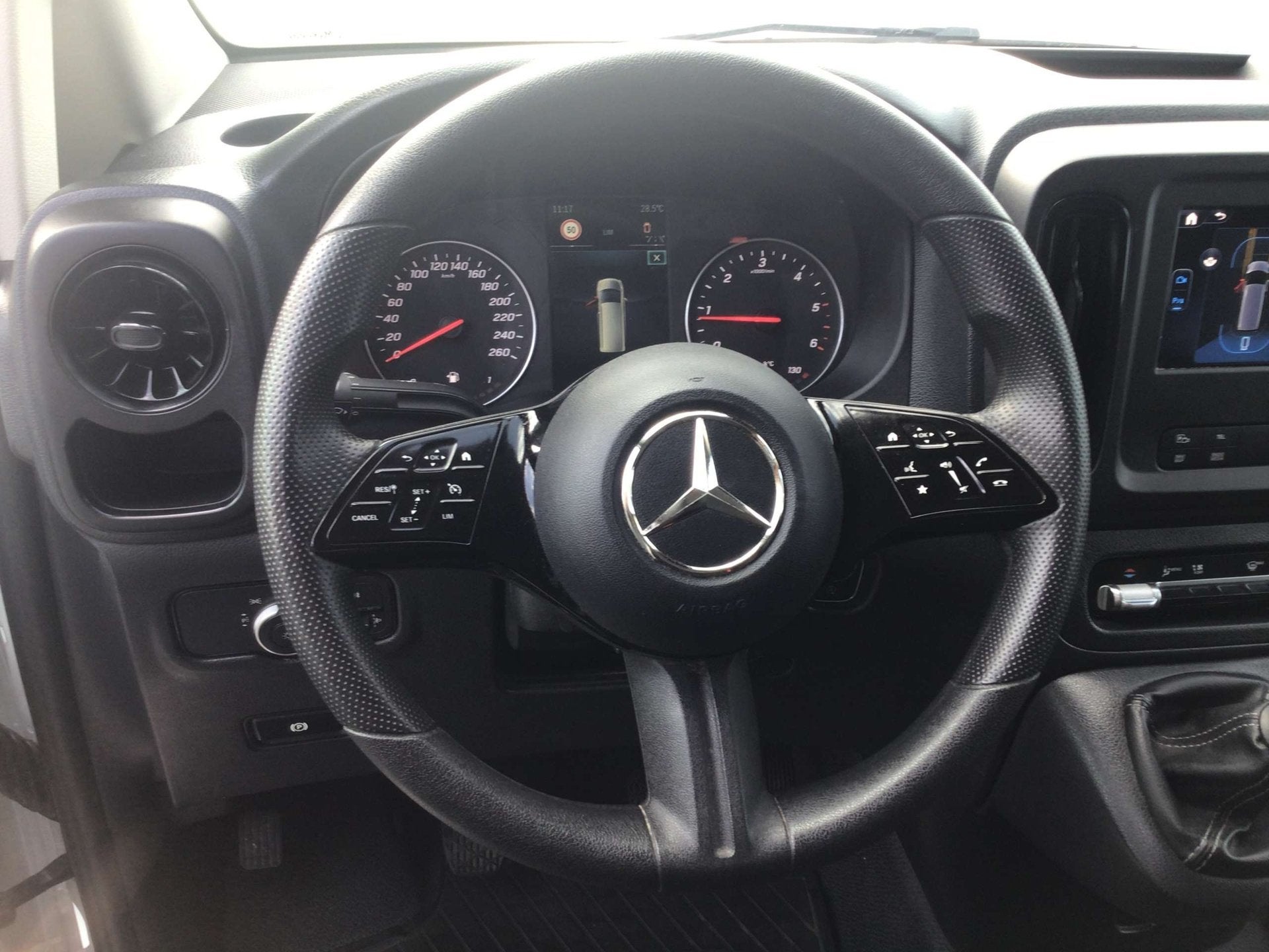 Mercedes-Benz Vito l2 116cdi 2024 27000km full/option 29950e, Auto's, Mercedes-Benz, Stof, Gebruikt, 4 cilinders, Parkeersensor