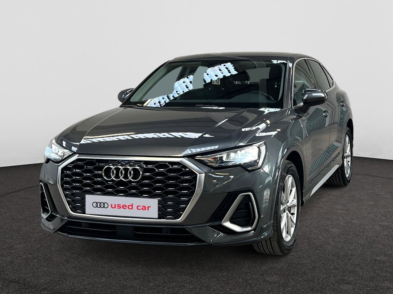 Audi Q3 Sportback Audi Q3 Sportback Business edition S line, Autos, Argent ou Gris, Achat, 124 g/km, Volant multifonction