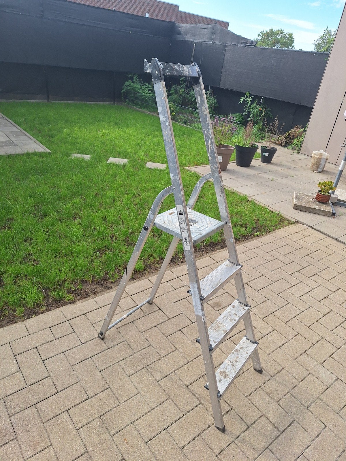 lader met 3 treden, Ophalen