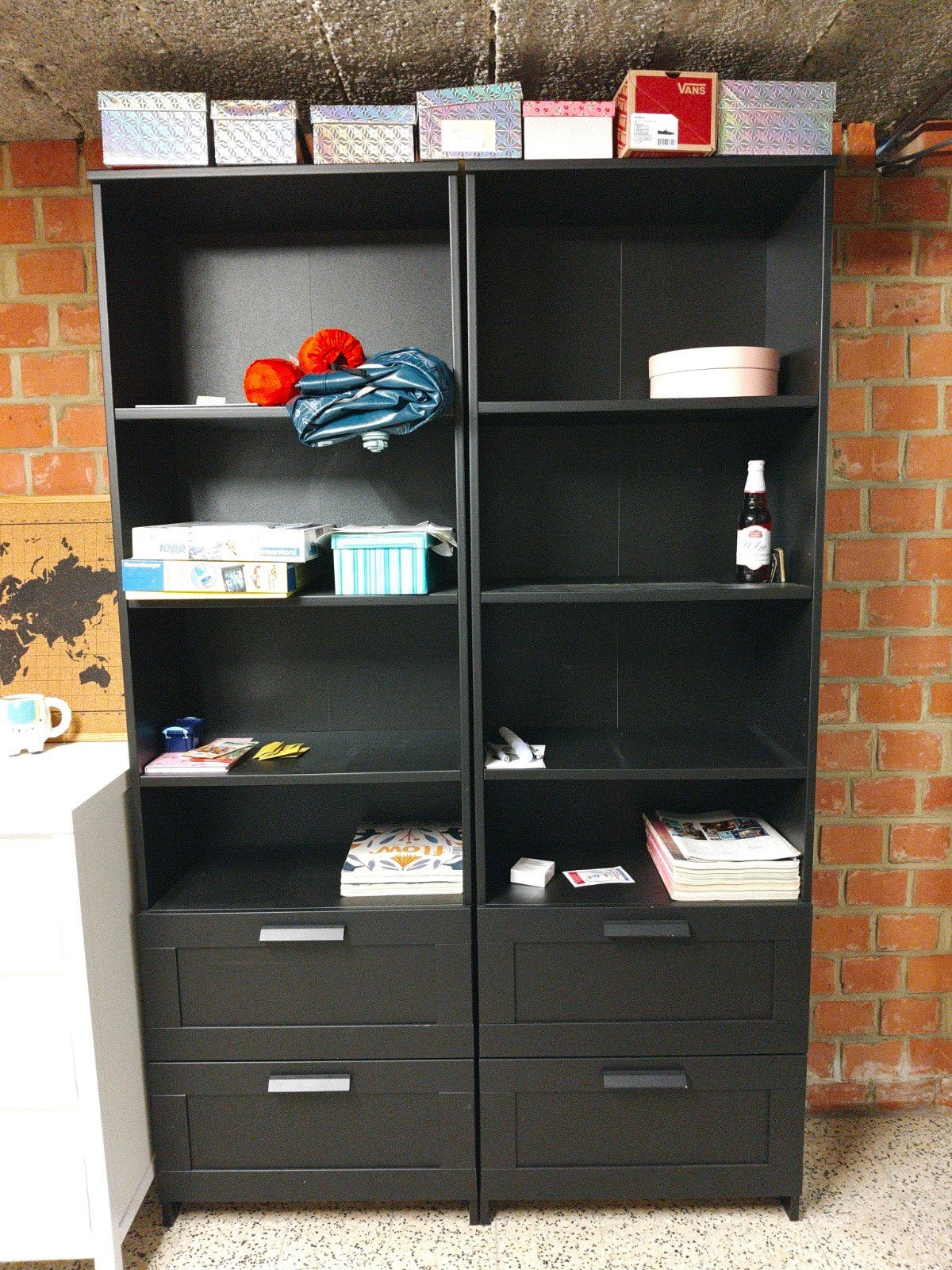Twee boekenkasten, samen of apart, IKEA BRIMNES - moet snel, Ophalen, 50 tot 100 cm, Zo goed als nieuw, Met lade(s)