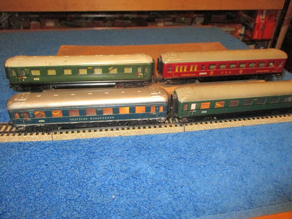 Marklin 4 wagons 346 années 50 avec éclairages, Enlèvement ou Envoi, Utilisé, Wagon, Märklin