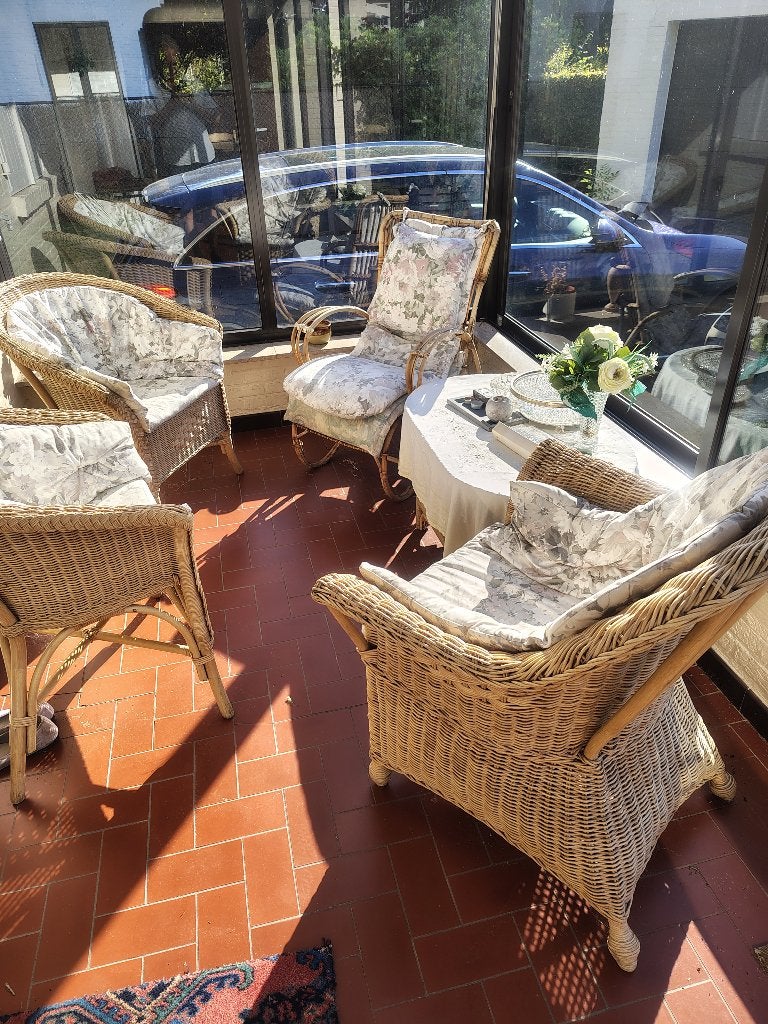 4 rotan zeteltjes en tafeltje, Maison & Meubles, Chaises, Osier ou Rotin, Autres couleurs, Landelijk, Enlèvement