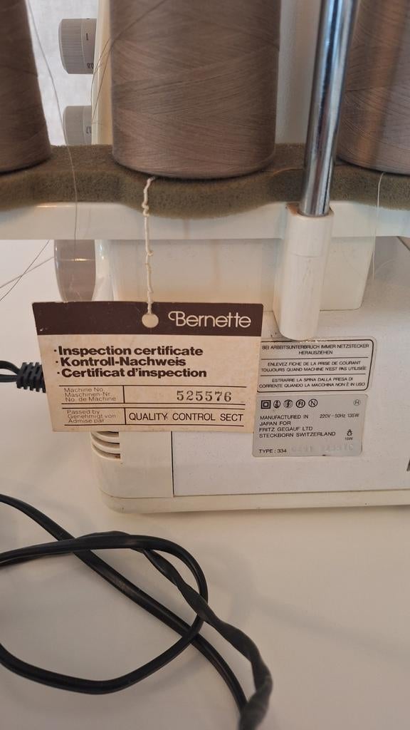 Overlock machine., Ophalen