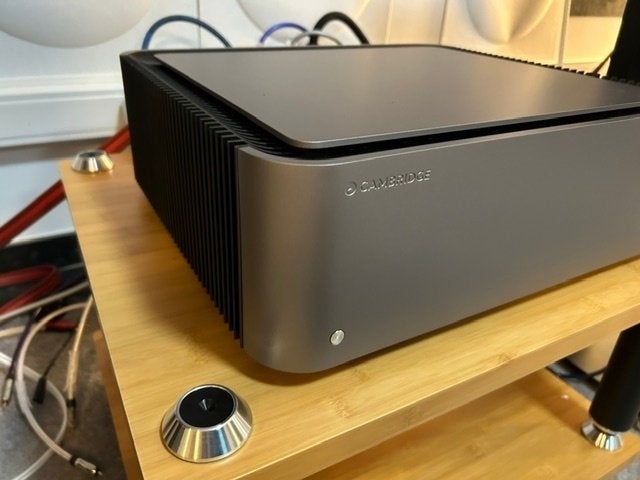 Cambridge audio EDGE W eindversterker als nieuw +garantie, TV, Hi-fi & Vidéo, Amplificateurs & Ampli-syntoniseurs, Info@cambridgeaudio.com