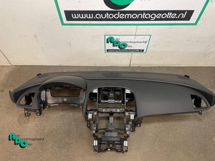 Dashboard van een Opel Astra (Astra J 10-), Gebruikt, -, -, Opel