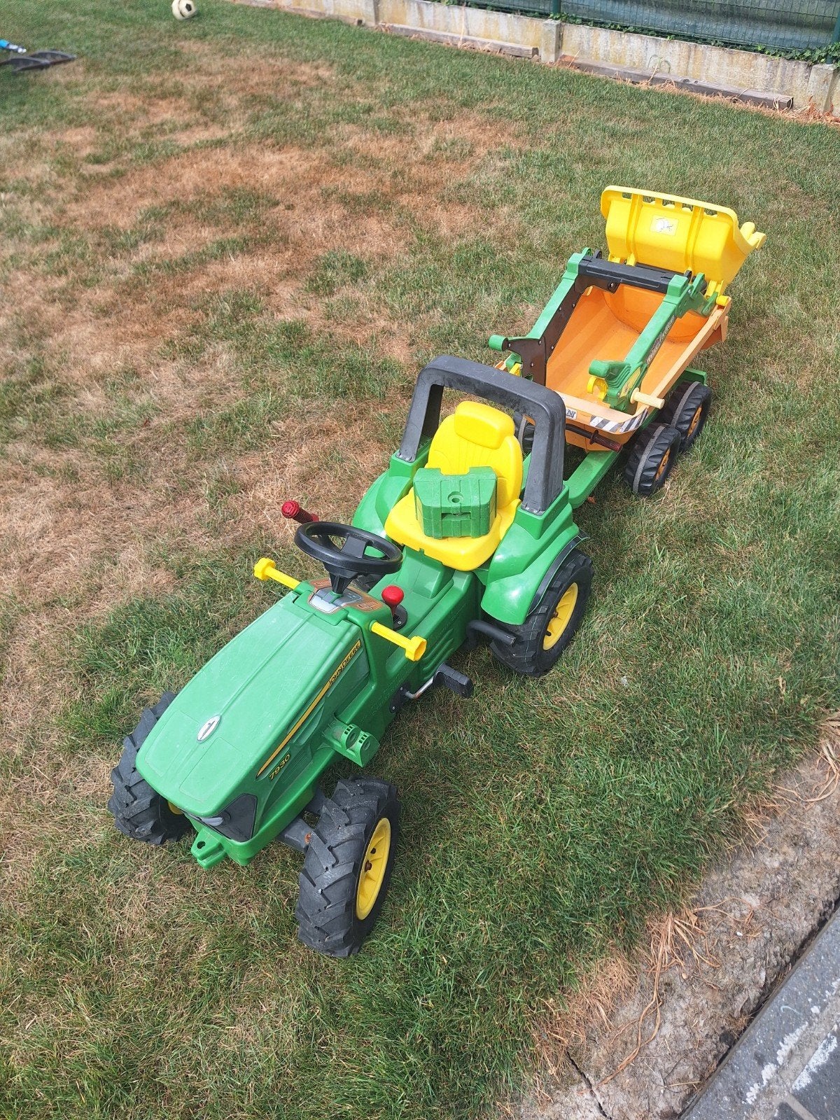 traktor jhon deere met schup en grondkar, Enlèvement
