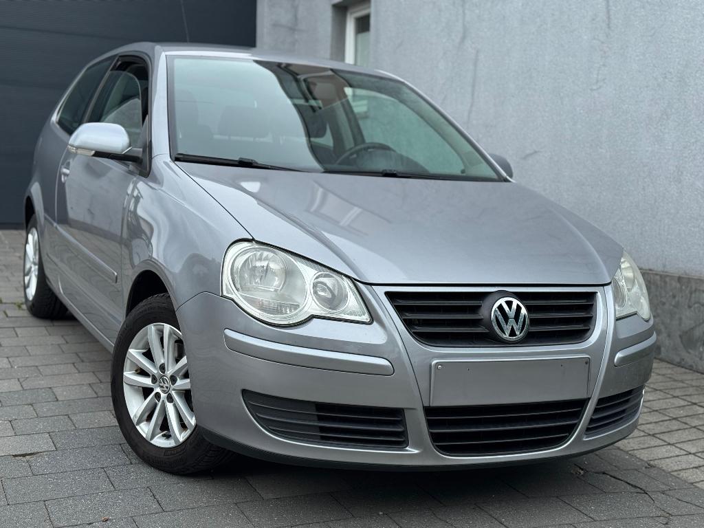 VW POLO 1.2i ESSENCE UNITED 2009 AVEC 117000 KM AIRCO, Argent ou Gris, Achat, Entreprise, Boîte manuelle