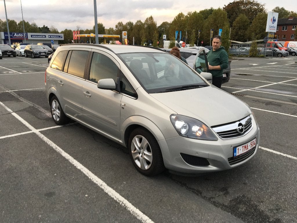 OPEL - Zafira B - 1.6 E - 115 pk - 2010 - 215.000 km.., Auto's, Voorwielaandrijving, Monovolume, 1600 cc, 7 zetels