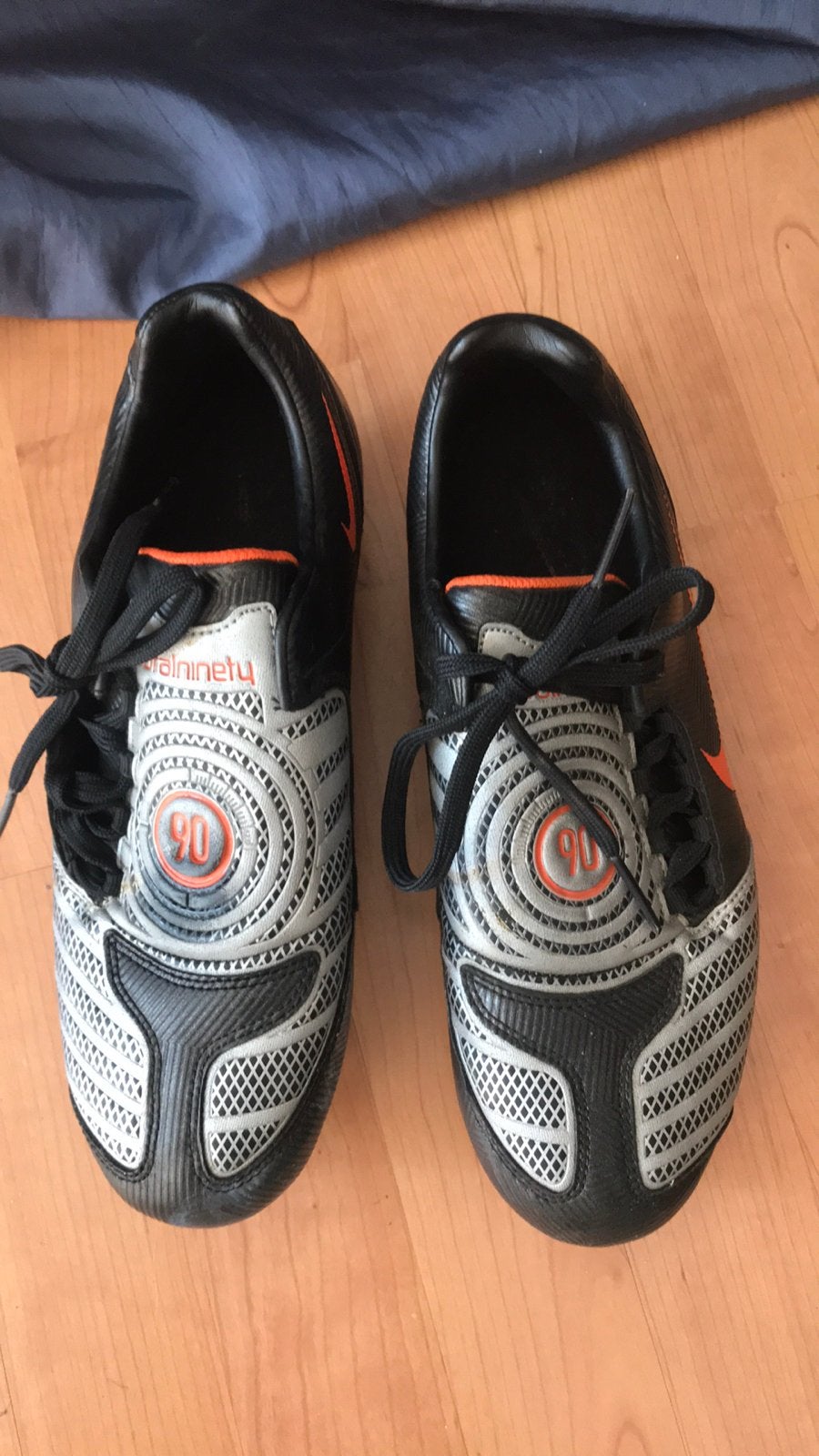 Chaussures de foot 41 (3 crampons manquants), Comme neuf, Chaussures