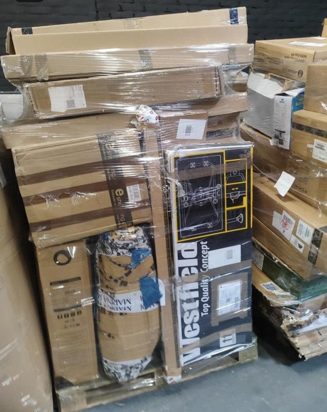 7palettes mixtes de marchandises retournées €1900, Enlèvement