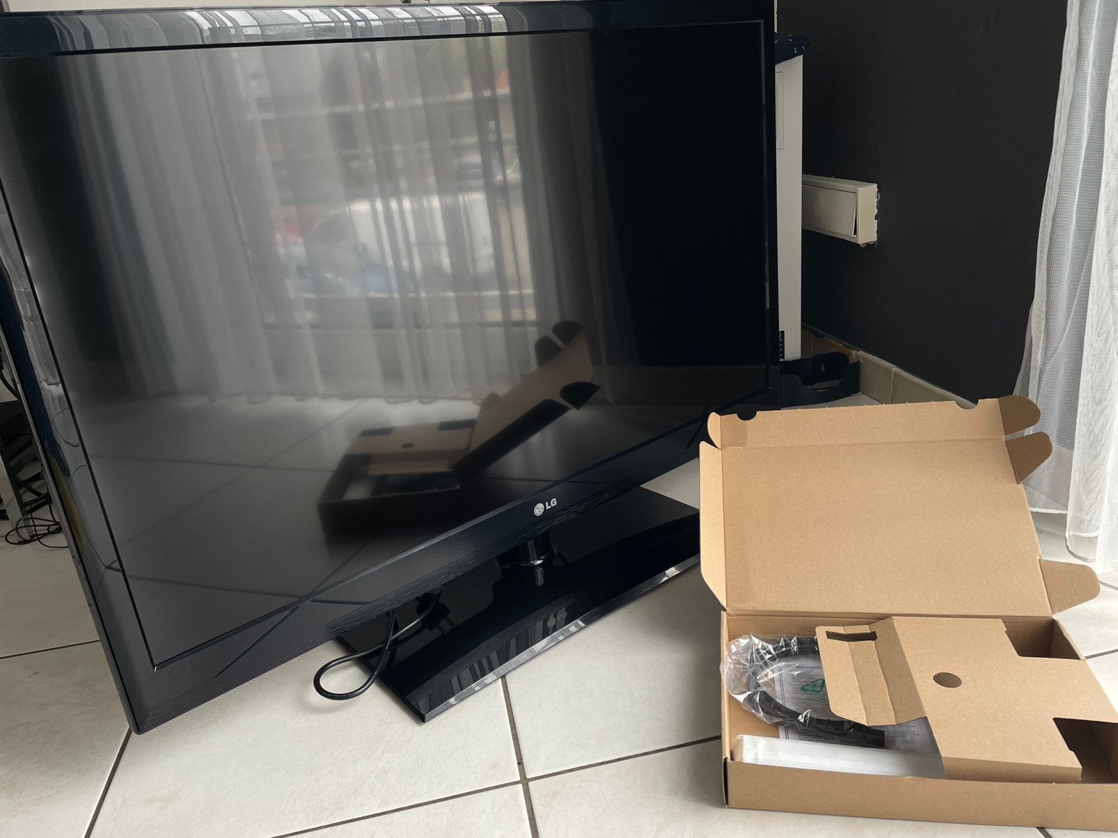 Lg zwart 42 inch lcd tv, Ophalen of Verzenden, Zo goed als nieuw, LED, LG