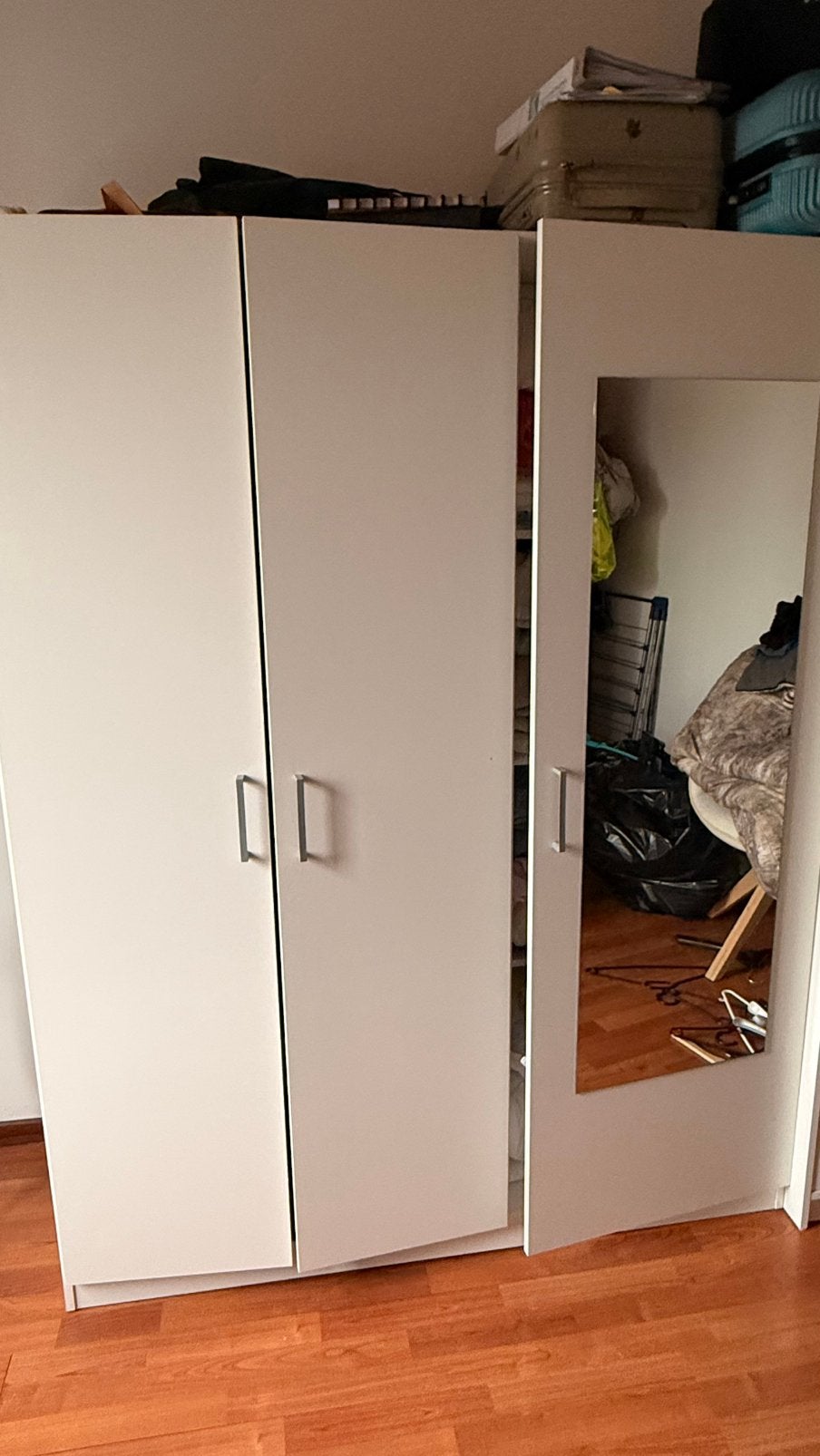 Witte kleerkast met spiegel, Ophalen, Gebruikt, 100 tot 150 cm, 100 tot 150 cm
