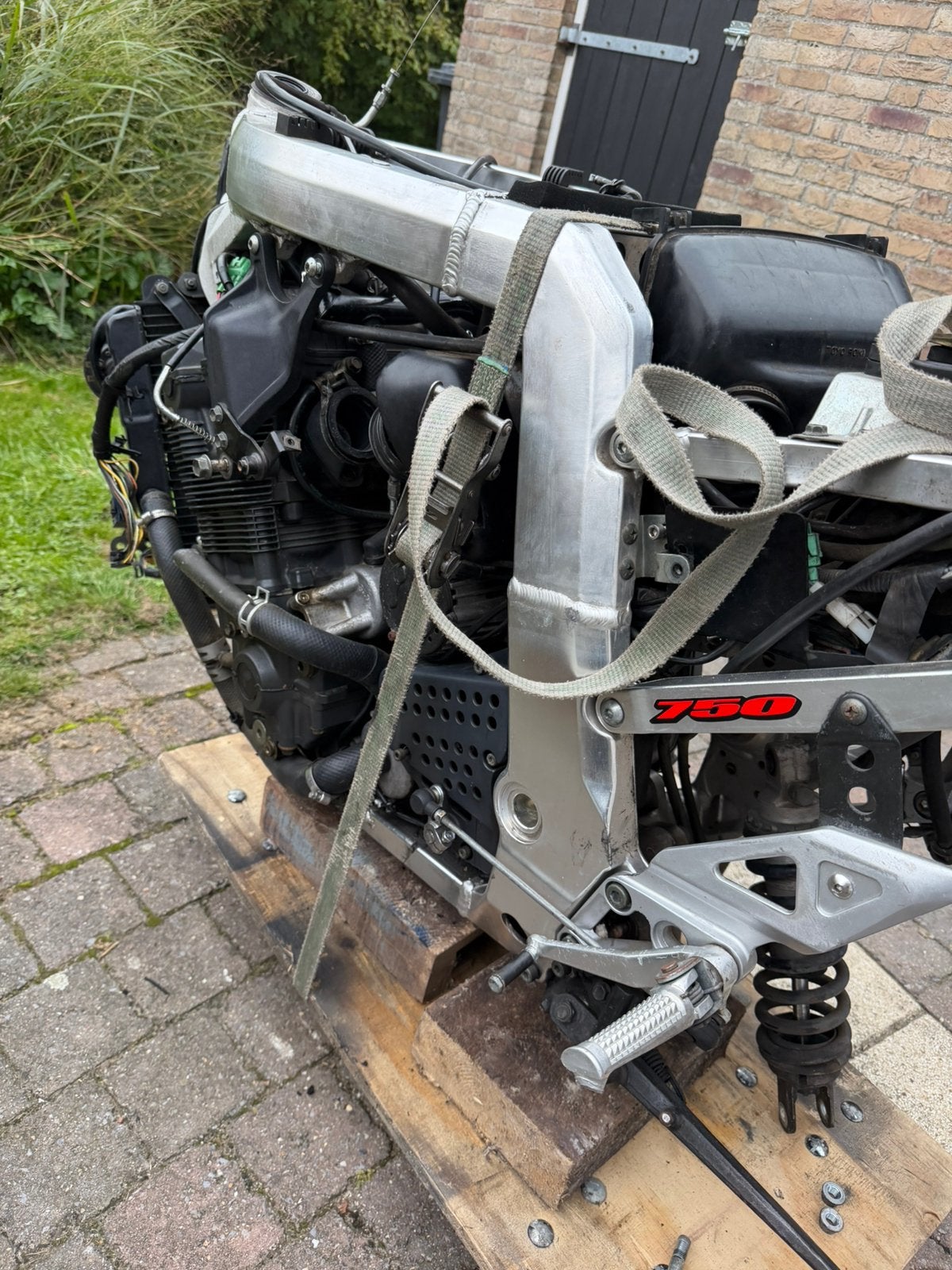 Suzuki GSXR750W GSXR 750 W frame motorblok cockpit, Enlèvement