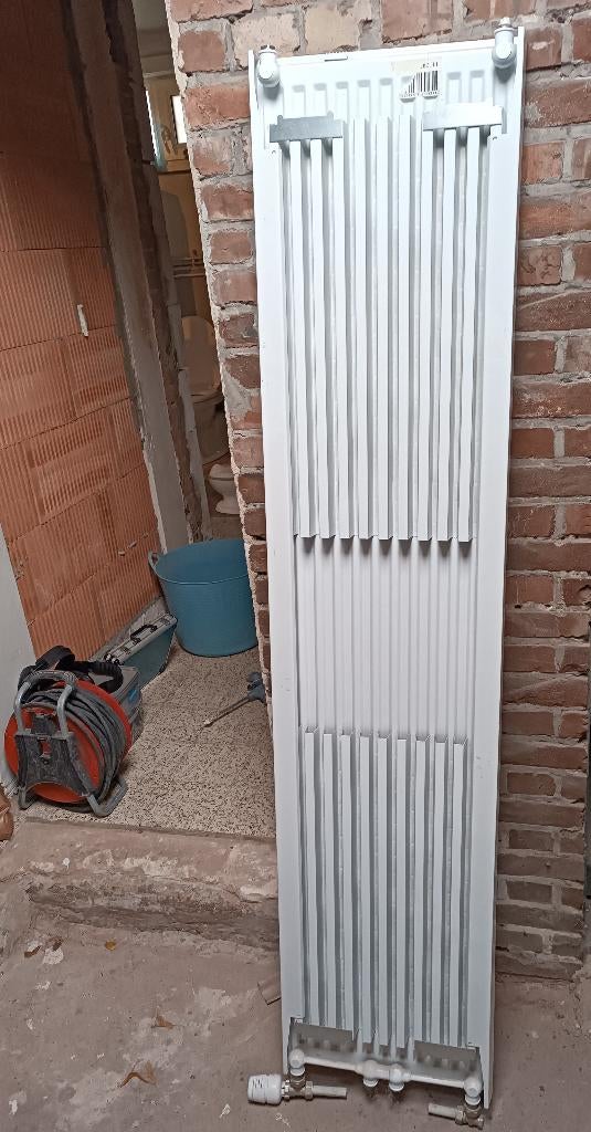 Moderne radiator, Ophalen, Zo goed als nieuw, Radiator