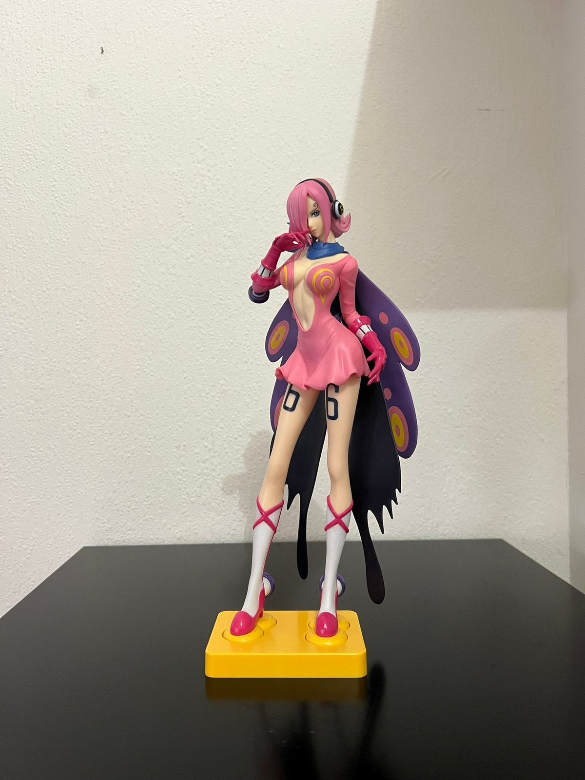 Figurine Vinsmoke Reiju - One Piece, Enlèvement ou Envoi, Comme neuf