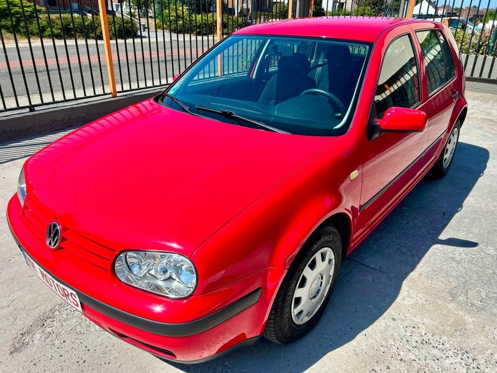 Volkswagen Golf 4 1400 Benzine 16V 90.000km 1e eigenaar, Auto's, Voorwielaandrijving, Dealer onderhouden, Stof, 139 g/km