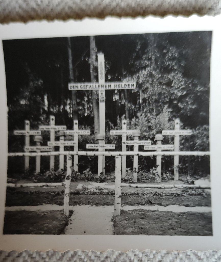 Graf foto Duitse Soldaat Wo2, Verzamelen, Militaria | Tweede Wereldoorlog, Verzenden, Landmacht, Overige typen