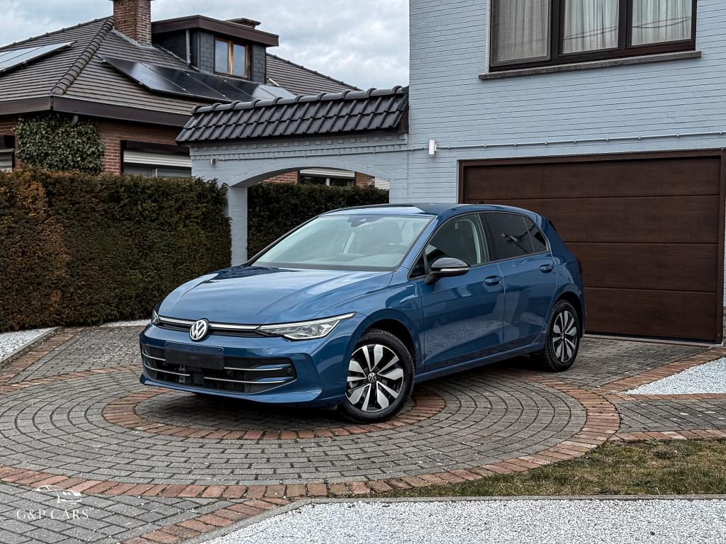 Volkswagen Golf VIII/1.5 eTSI HYBRID/NEW MODEL/CAMERA/LED+, Stof, 4 cilinders, Blauw, Bedrijf