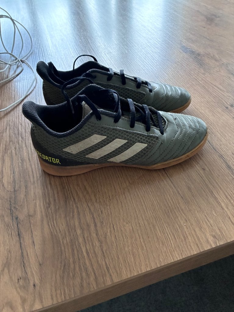 Zaalvoetbalschoenen, Sport en Fitness, Voetbal, Ophalen, Gebruikt, Schoenen