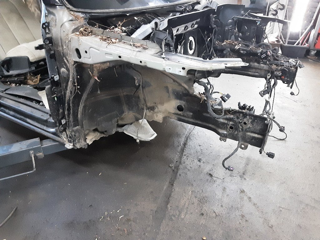 PARE BOUE AVANT DROIT Audi Q3 (F3B) (01-2018/06-2021), Auto-Union-Straße  1,
85057  Ingolstadt, DE, Garde-boue, Info@audi.de, Audi
