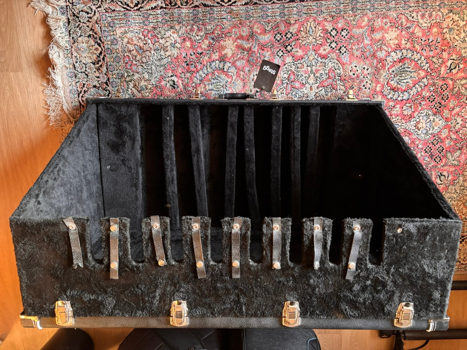 Stagg GDC-8 gitaarstatief-koffer, Muziek en Instrumenten, Behuizingen en Koffers, Ophalen, Gebruikt