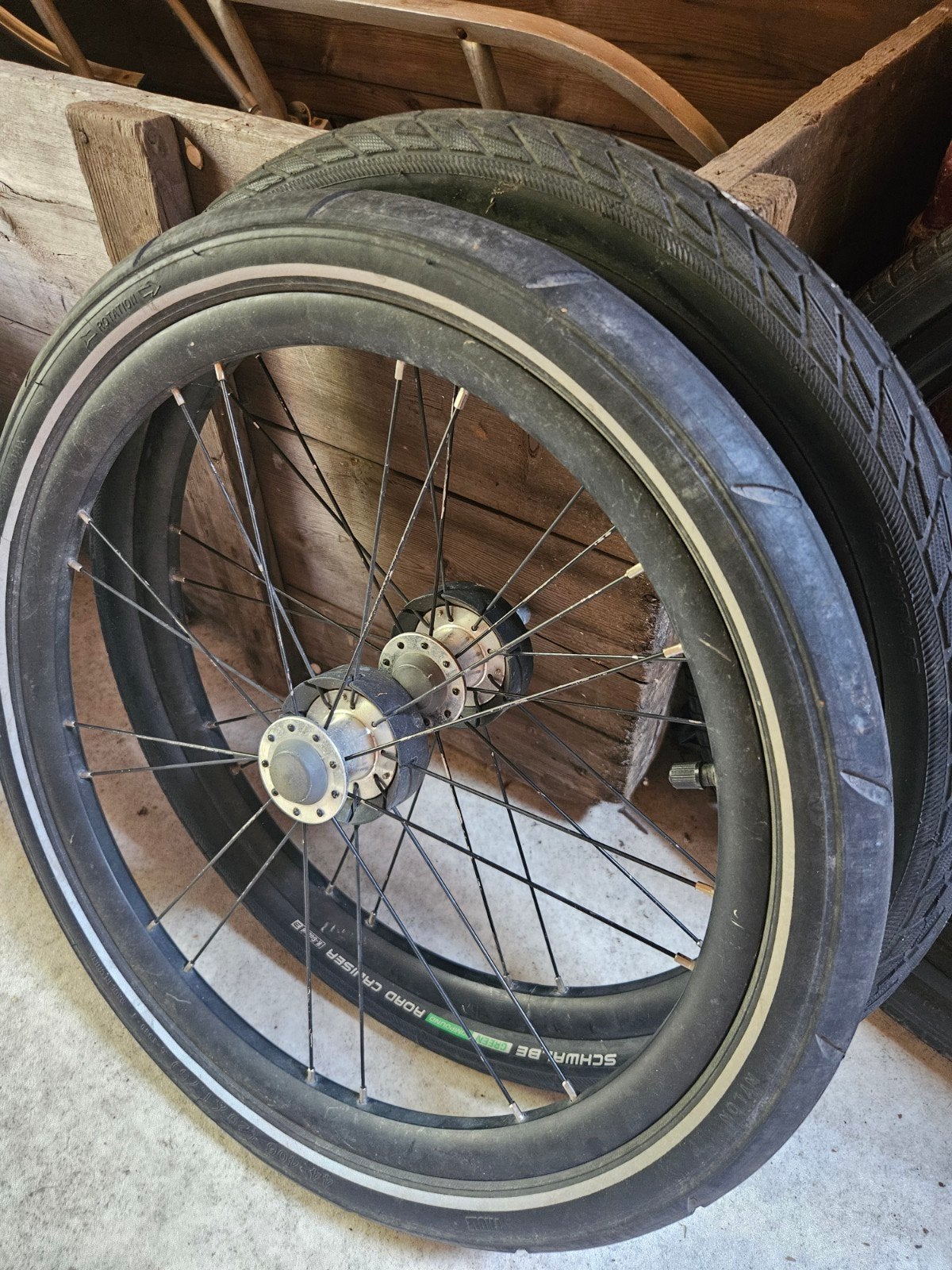 Thule Chariot wielen in goede staat, Ophalen, Gebruikt, Thule