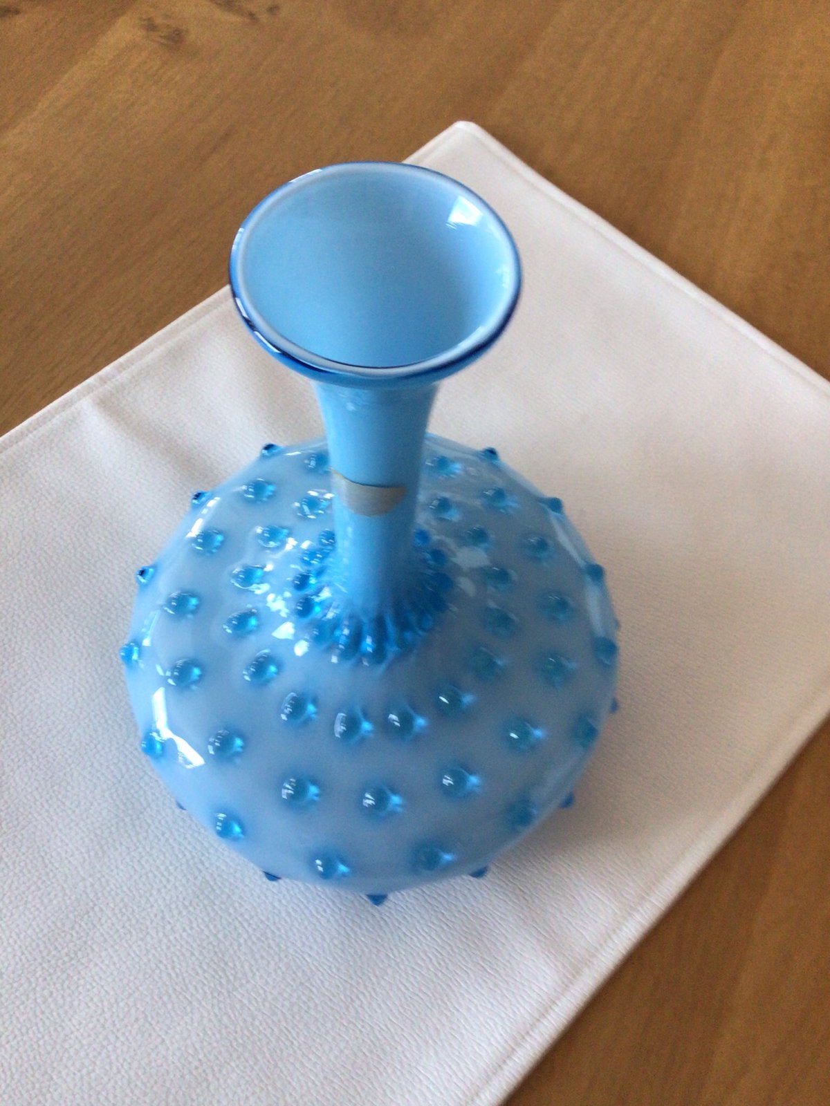 Vase à ongles en opaline de Murano bleu clair, Enlèvement