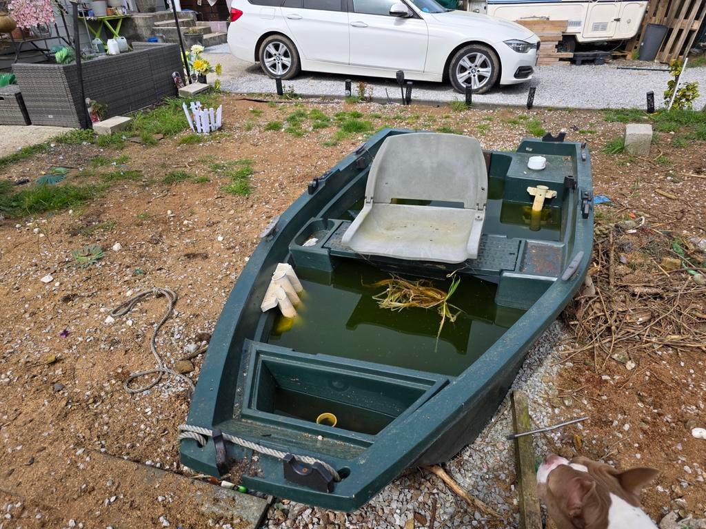 Barque avec port canne a pêche, Enlèvement