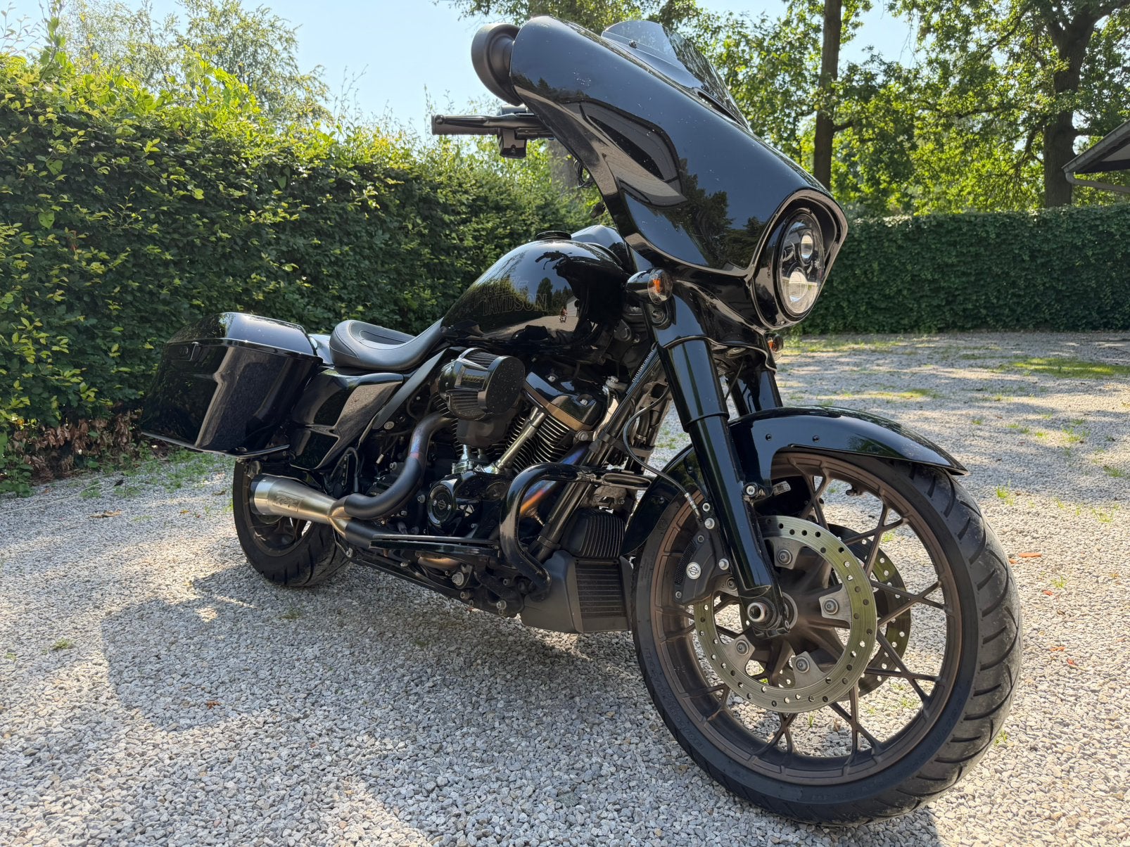 Te koop Harley Davidson Streetglide ST 117 , all black, Motoren, 2 cilinders, Occasion, Particulier, Meer dan 35 kW