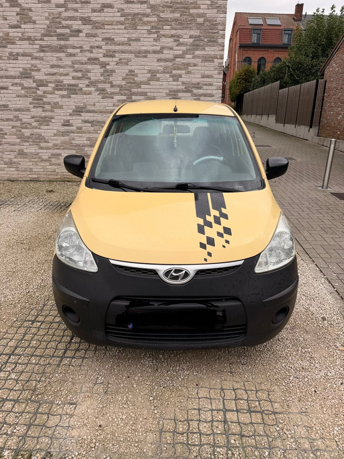 Hyundai i 10 très bon état avec carpas, Autos, Achat, Jaune, Boîte manuelle, Noir