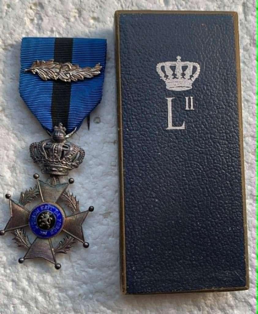 Medaille, Ridder in de Leopold-II Orde, 1-taal FR +Palm+doos, Enlèvement ou Envoi, Armée de terre, Ruban, Médaille ou Ailes