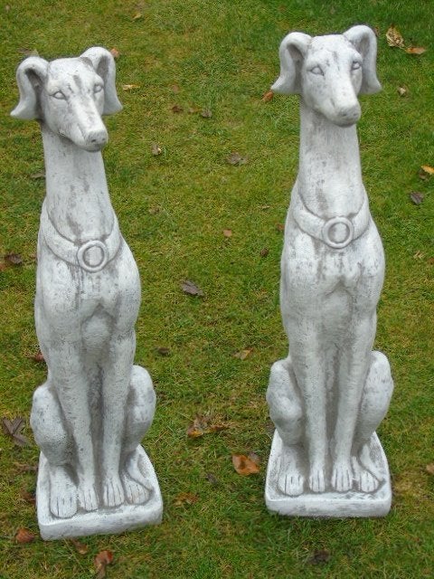 chien lévrier en pierre patinée , lire l annonce !, Enlèvement, Neuf, Pierre, Animal