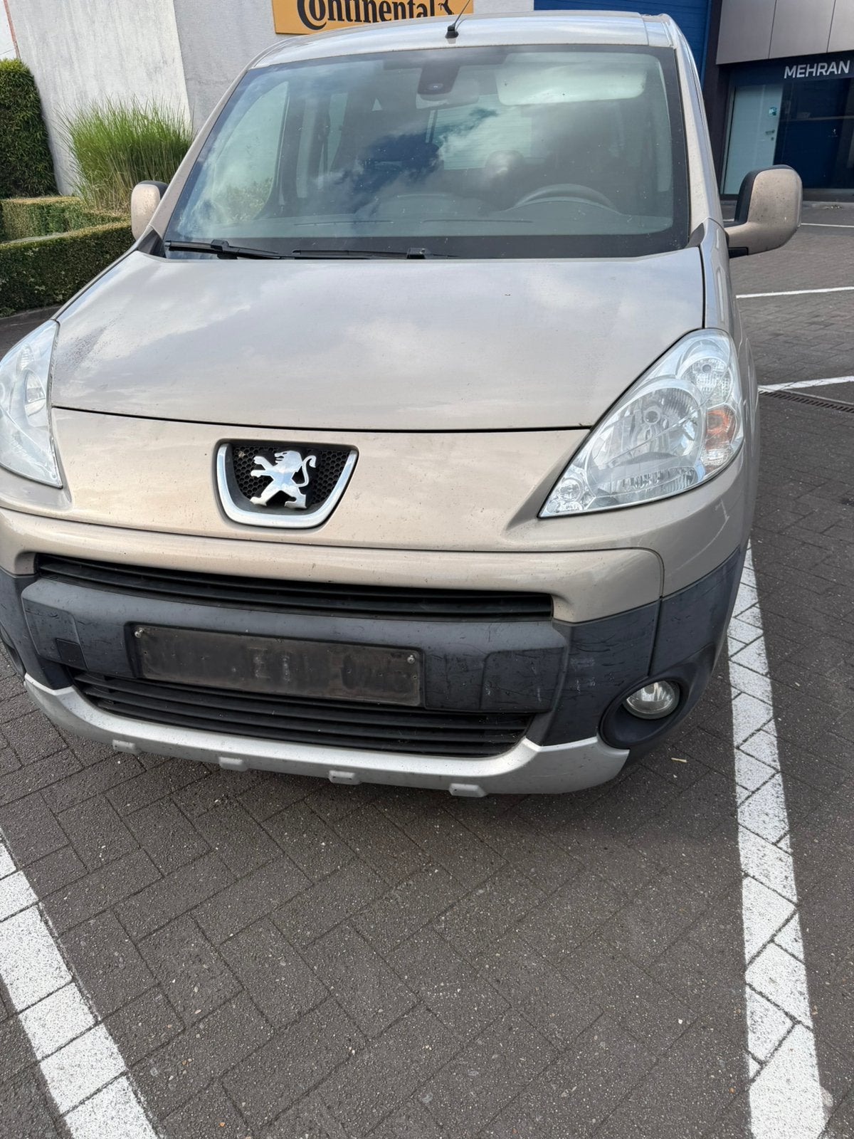 Peugeot partner 1.6 HDI bouwjaar 2010 Euro5   245905 km, Auto's, Peugeot, Voorwielaandrijving, Euro 5, Stof, 139 g/km