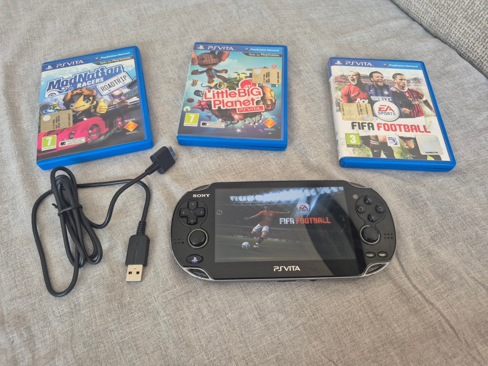 Console Sony ps vita oled pch1004 16gb 3 jeux ps vita, Enlèvement ou Envoi, Comme neuf, Noir, Avec jeux