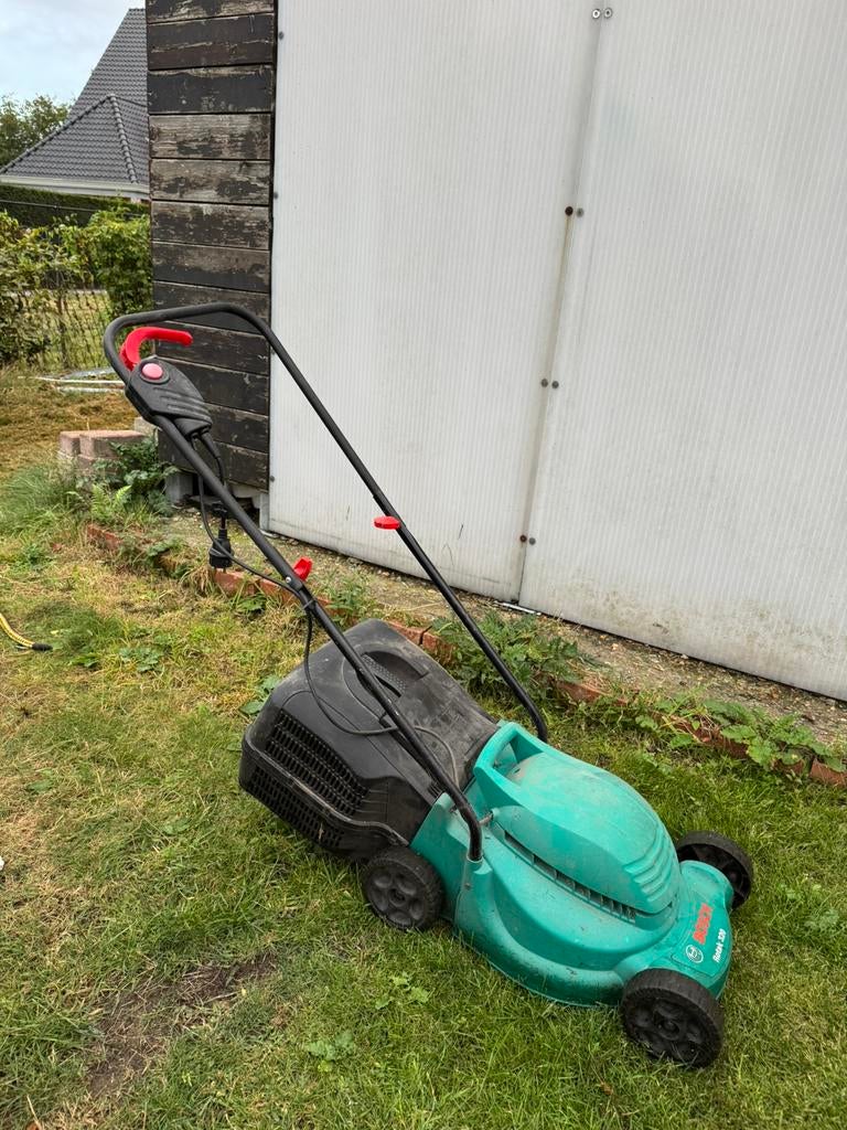 Tondeuse à gazon Bosch, Jardin & Terrasse, Tondeuses à gazon, Enlèvement, Utilisé, Tondeuses à gazon électriques, Bac de ramassage