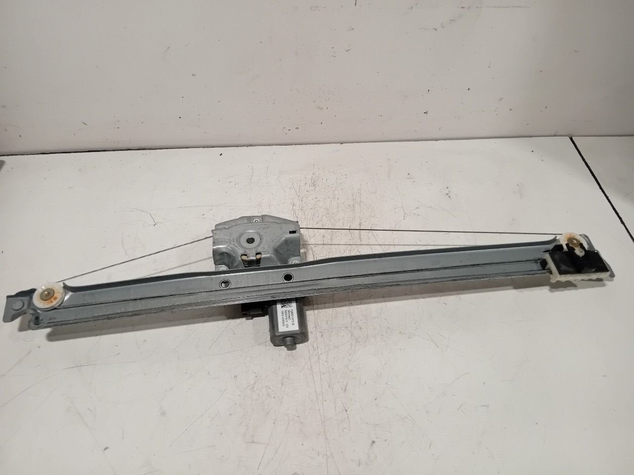 Raammechaniek elektrisch links voor Opel Vivaro, Onderdelen@venauto.nl, Van der Ven Autorecycling B.V., Gebruikt, Ettenseweg 76, 4706 PB Roosendaal, The Netherlands