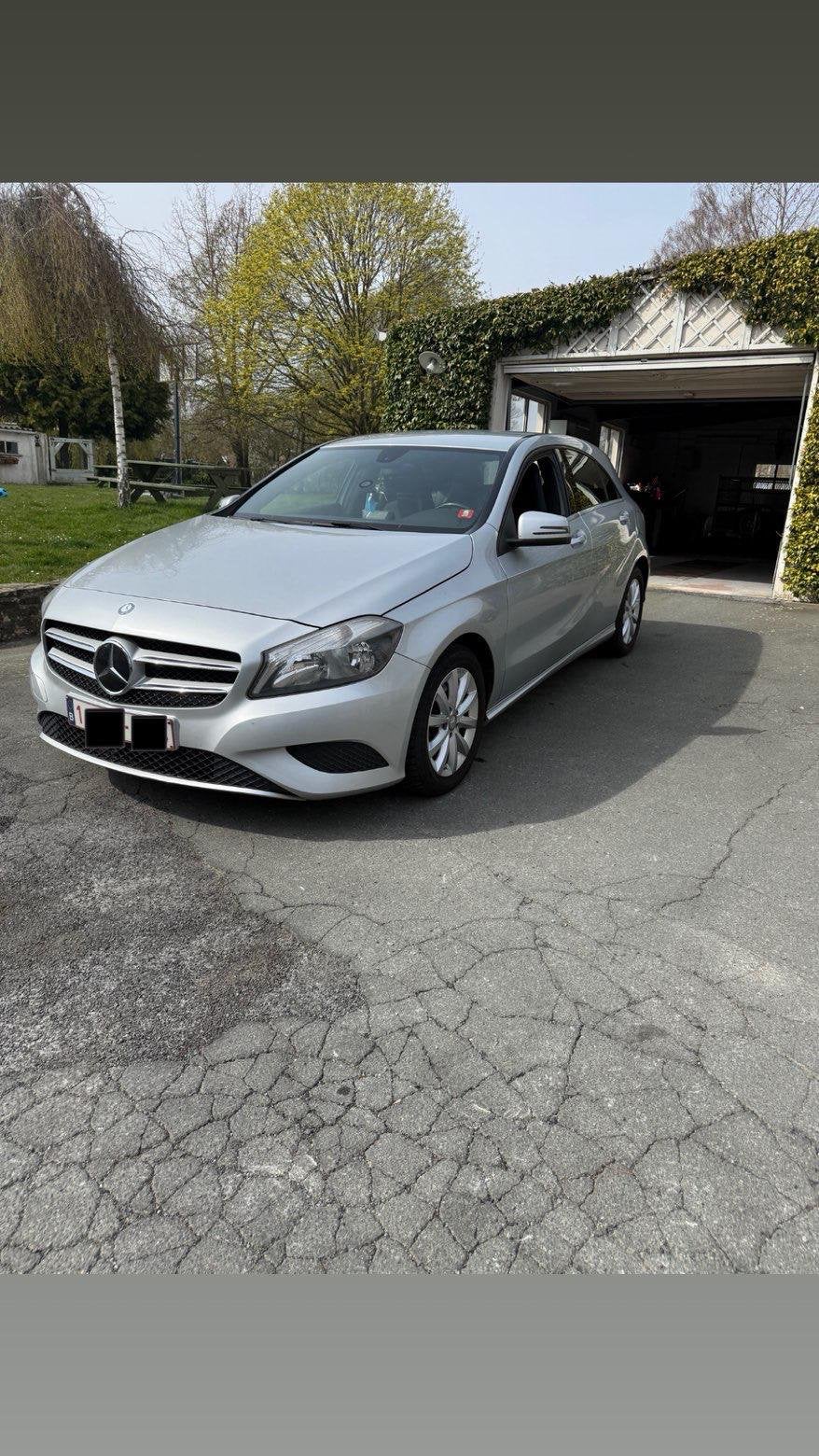 Mercedes Benz grise métalliques, Auto's, Mercedes-Benz, Elektrische ramen, Zwart, Handgeschakeld, 5 deurs