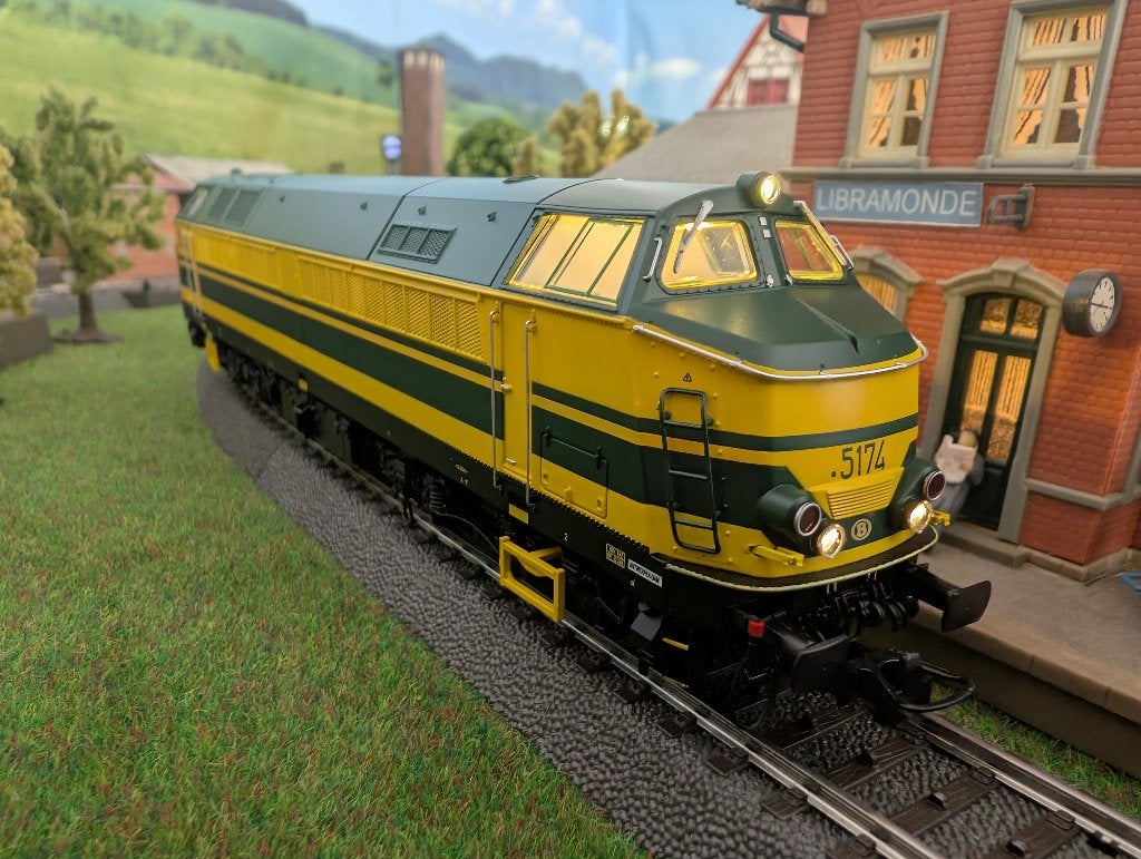 NMBS SNCB | HLD 5174. | Geel | AC Digitaal | 3 Rail |, Hobby & Loisirs créatifs, Trains miniatures | HO, Neuf, Autres marques