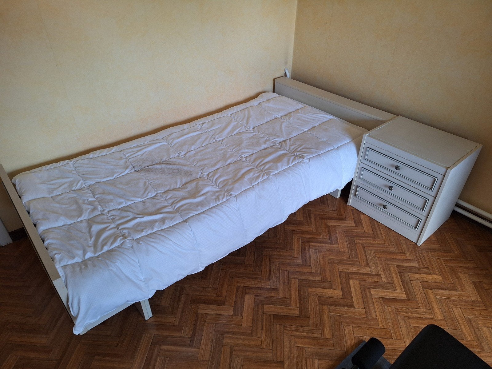 éénpersoonsbed met kastje, Huis en Inrichting, Ophalen
