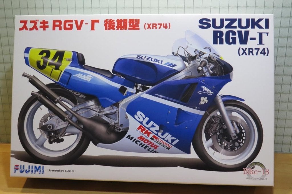 Suzuki RGV-r XR74 1:12 bouwdoos, Overige merken, Nieuw, Ophalen of Verzenden, Groter dan 1:32