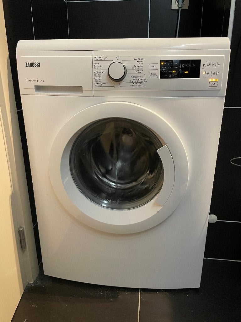 Machine à laver Zanussi 7 kg – 1400 tr/min – Très bon état, Electroménager, 1200 à 1600 tours, 6 à 8 kg, 85 à 90 cm, Comme neuf