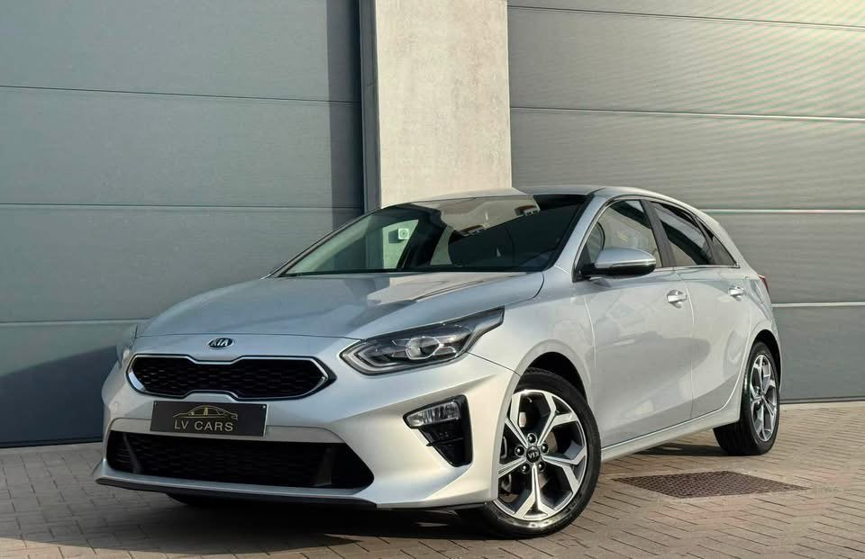 Kia Ceed 1.0 T-GDI/22 000 km/2019/, Autos, Argent ou Gris, Achat, 998 cm³, Euro 6