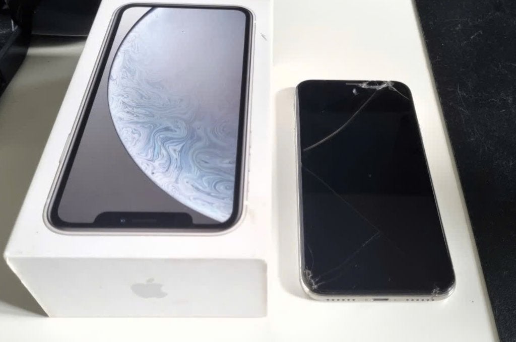 Iphone X 64GB Blanc - Ecran cassé => 25€, 80 %, Enlèvement ou Envoi, IPhone X, Utilisé