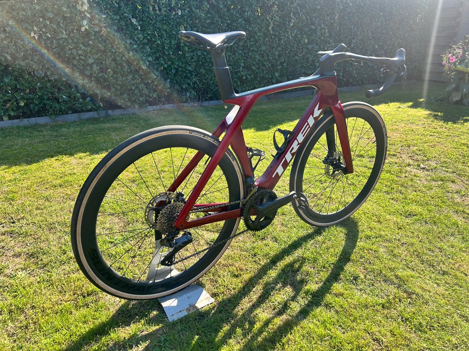 Trek Madone Sl6 upgrade Ultegra di2 + Aerostuur mt56, Fietsen en Brommers, Ophalen, Zo goed als nieuw